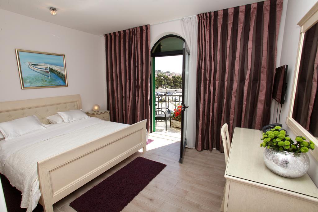 Hotel Bellevue Traù